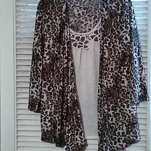 Notations Tops - Leopard print 2for top. XL